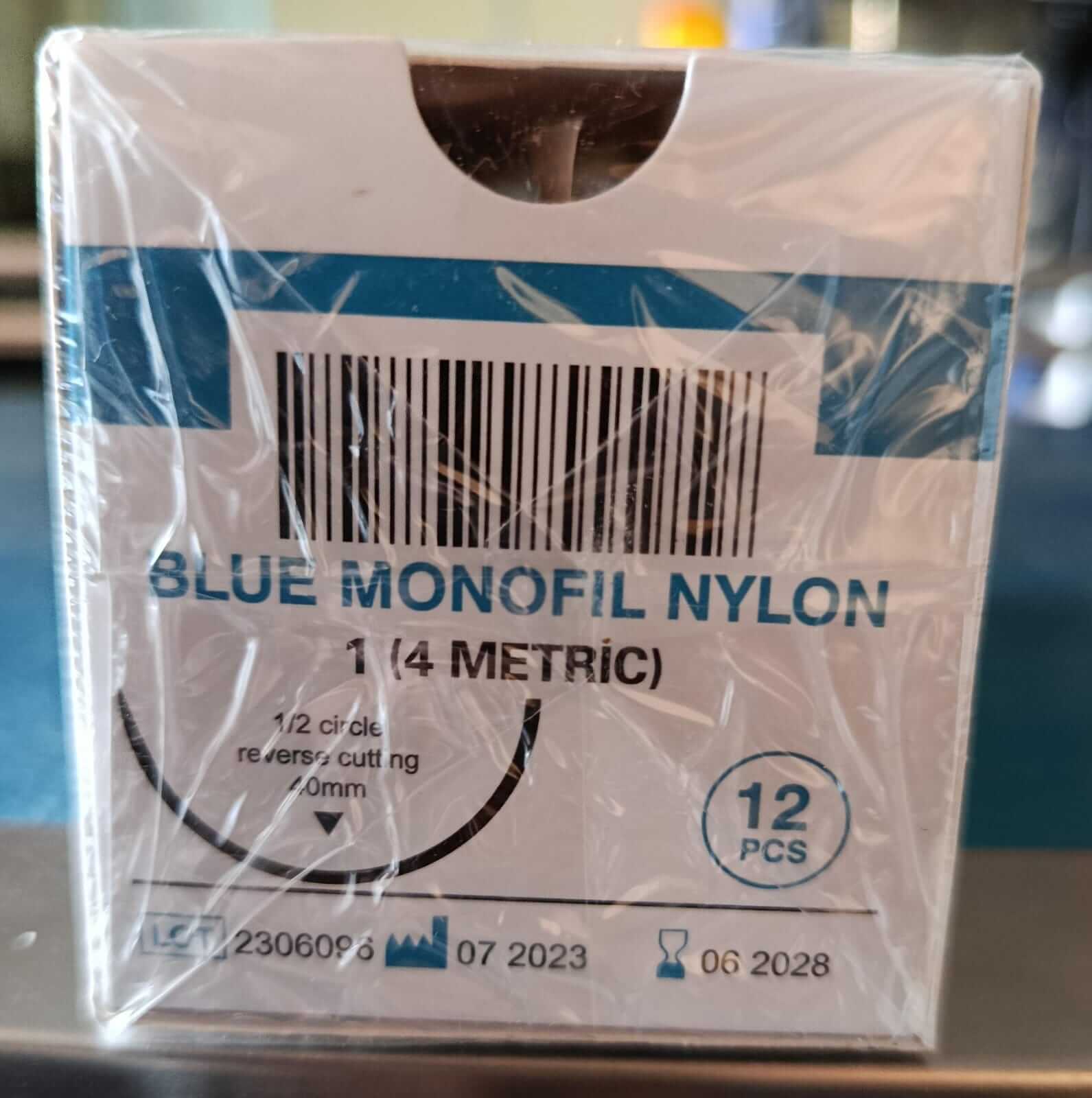 1 RC Nylon Suture